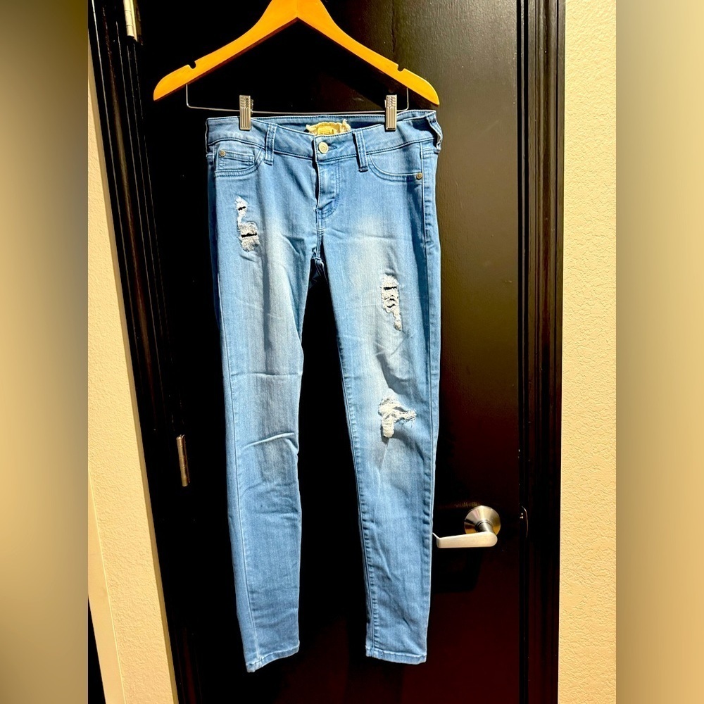 Altar’d State Distressed Straight Leg Low Rise Denim Size 27/5.